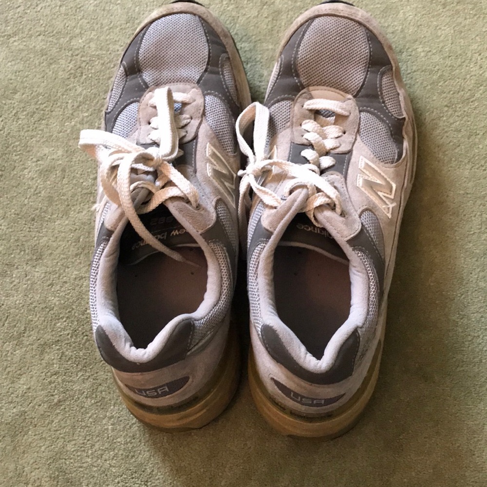 Men's New Balance sneakers